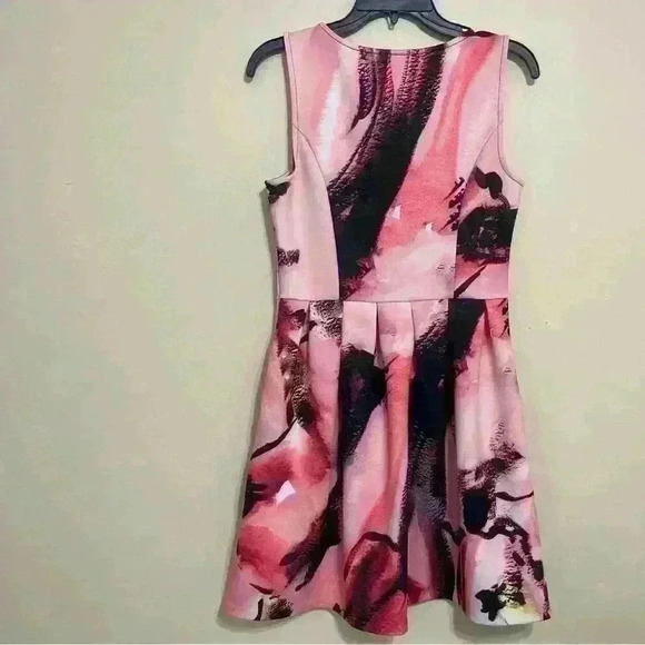 Apt 9 Women’s Pink Dress With Pockets Size 10 Abstract Design - Picture 5 of 10